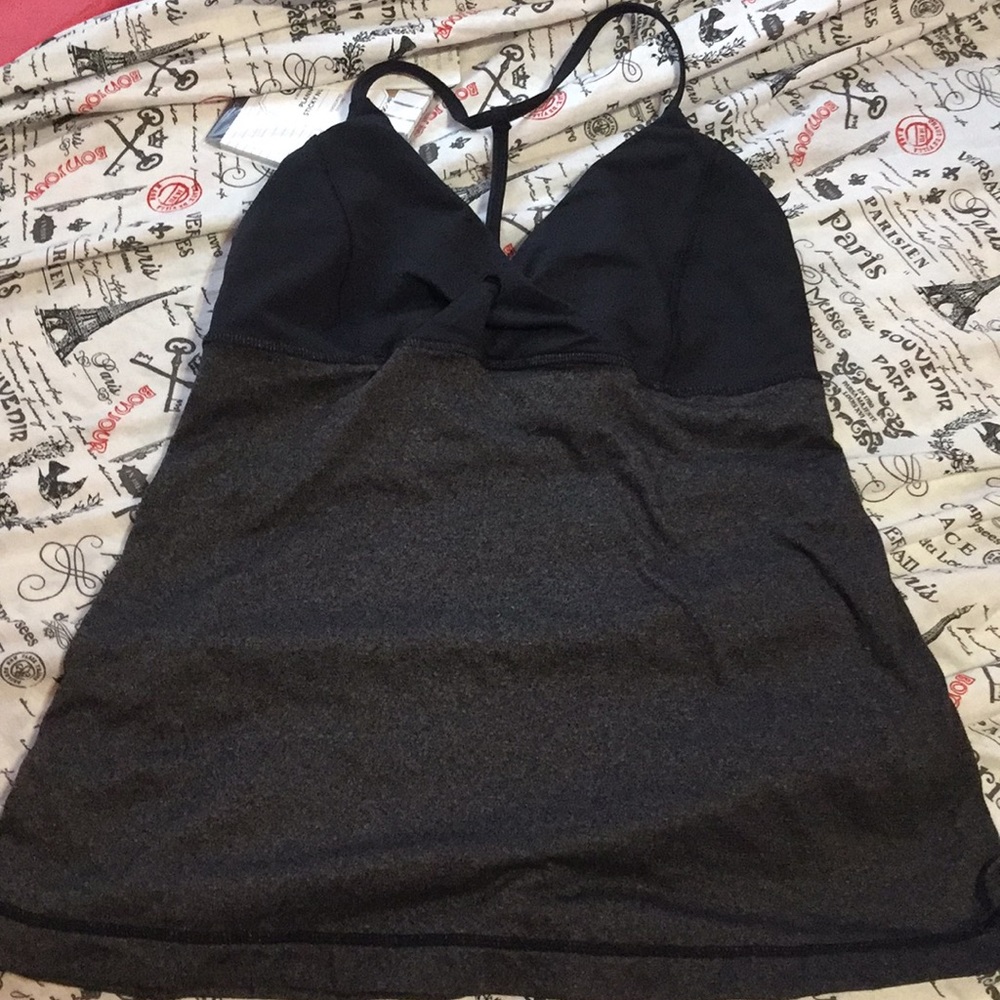 Lululemon workout top